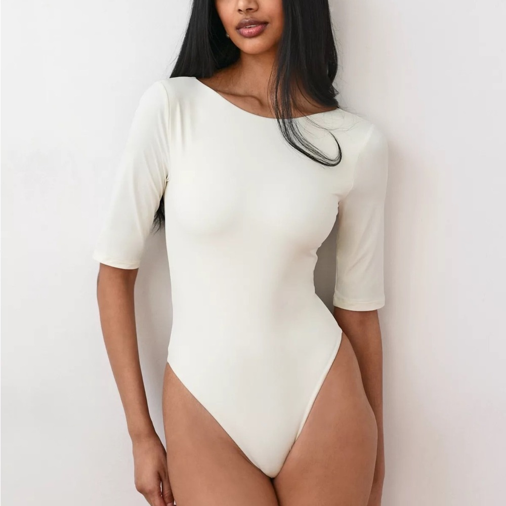 Aritzia Wilfred Fiori Bodysuit in Light Birch size 2XS XXS thong bodysuit white